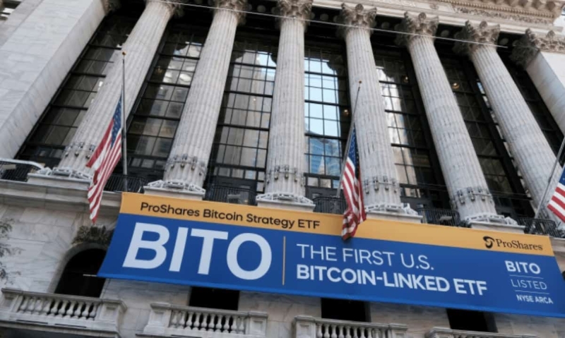 Leading U.S. Bitcoin ETF Absorbs $240 Million Inflows As Spot ETF Excitement Rages